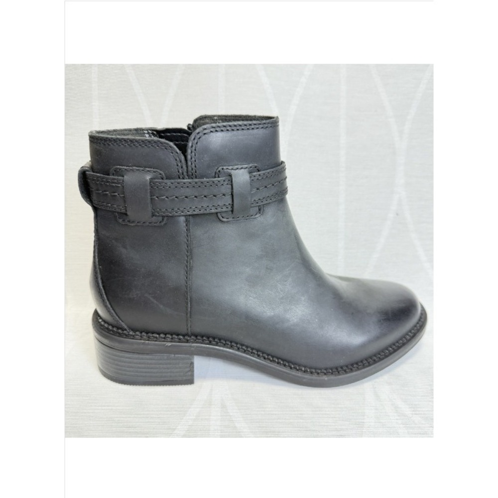 Clarks Maye Ease size 7 Womens Black Leather Zipper Casual Dress Boots EUC